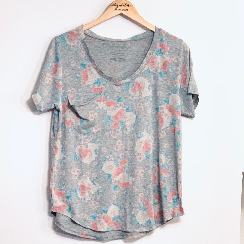 Grayson/Threads v-neck pocket tee